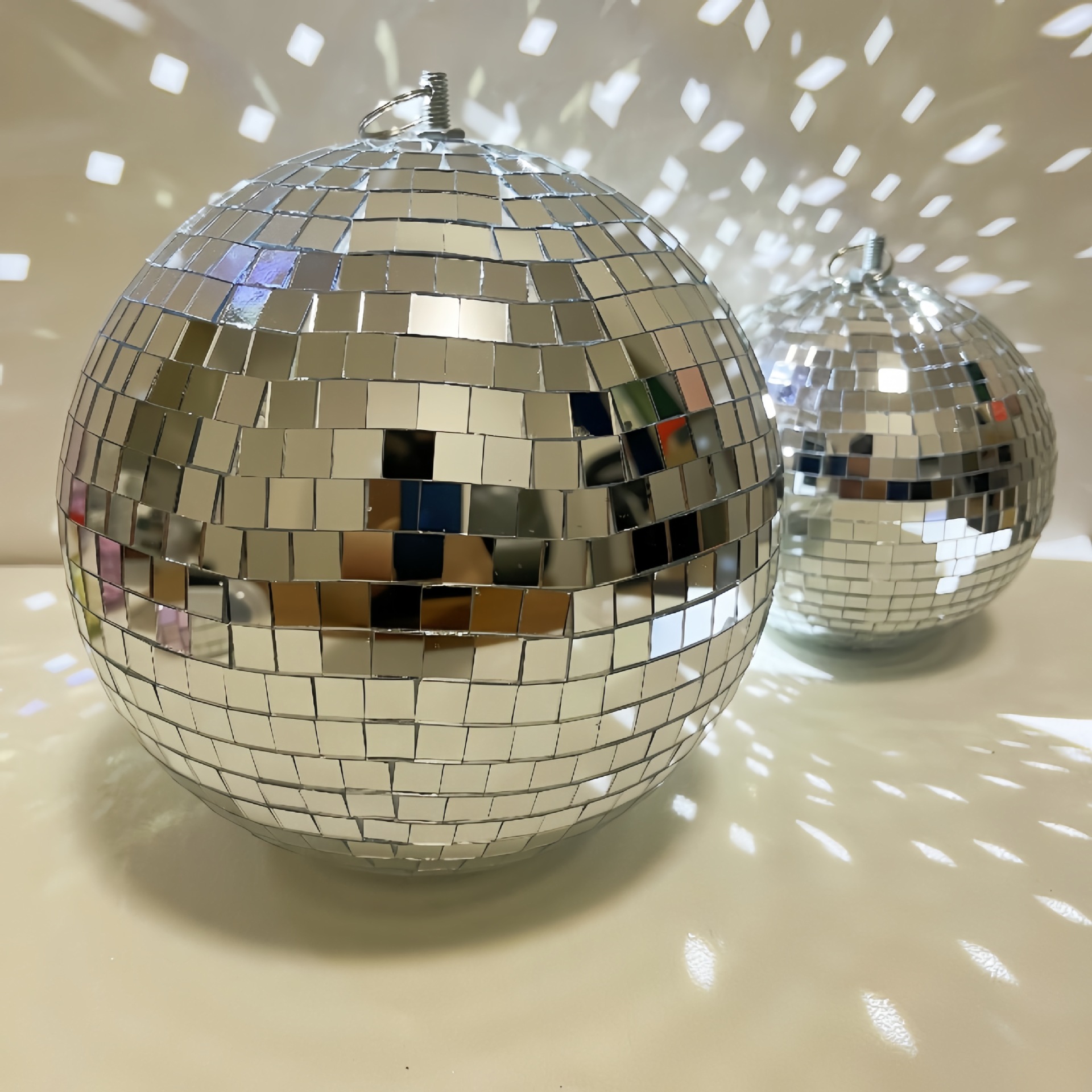 Boule disco miroir de 3 cm à 2 - Disco Ball Mirror avis et prix