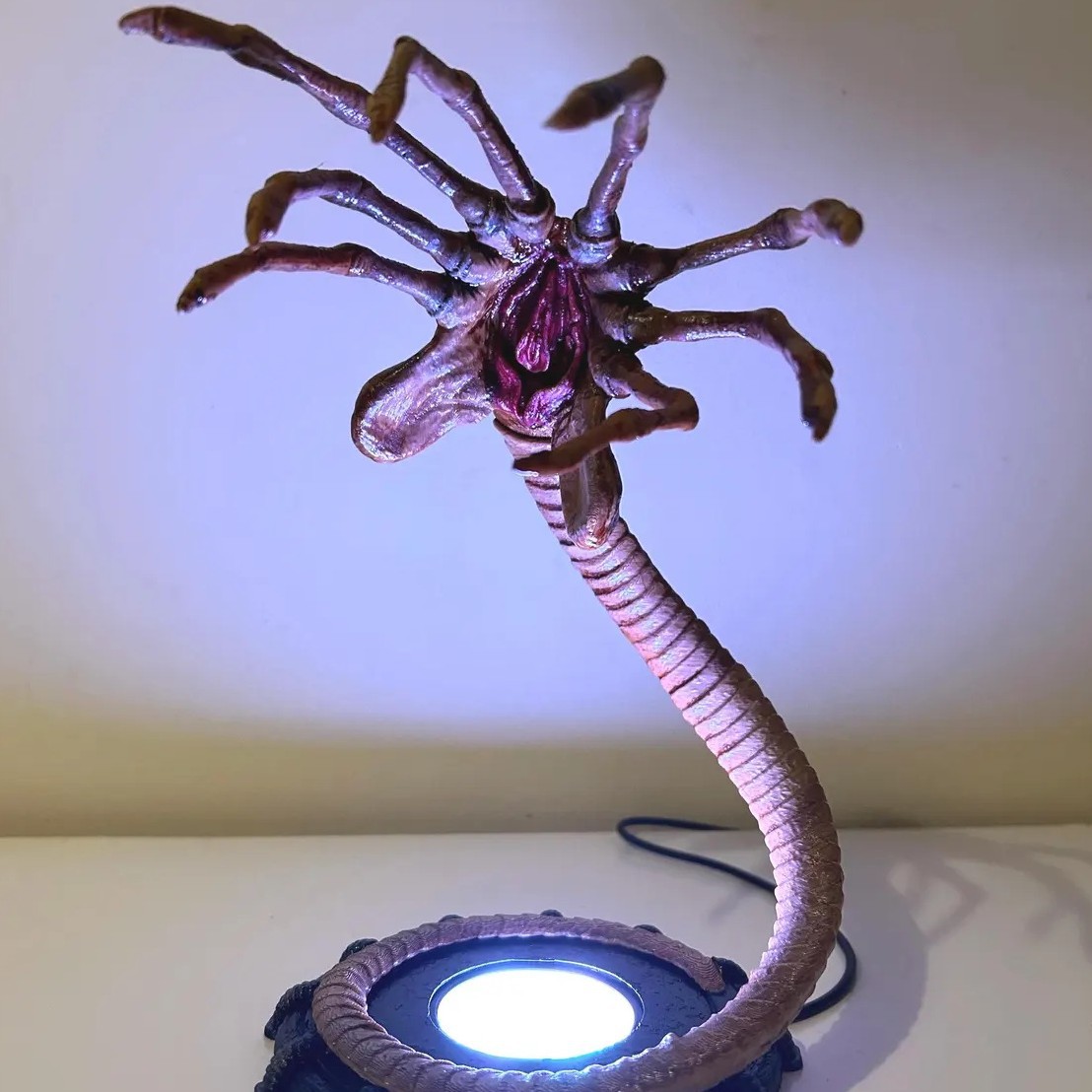 Lampe Alien Facehugger, veille - Lighting Decor For Home avis et prix